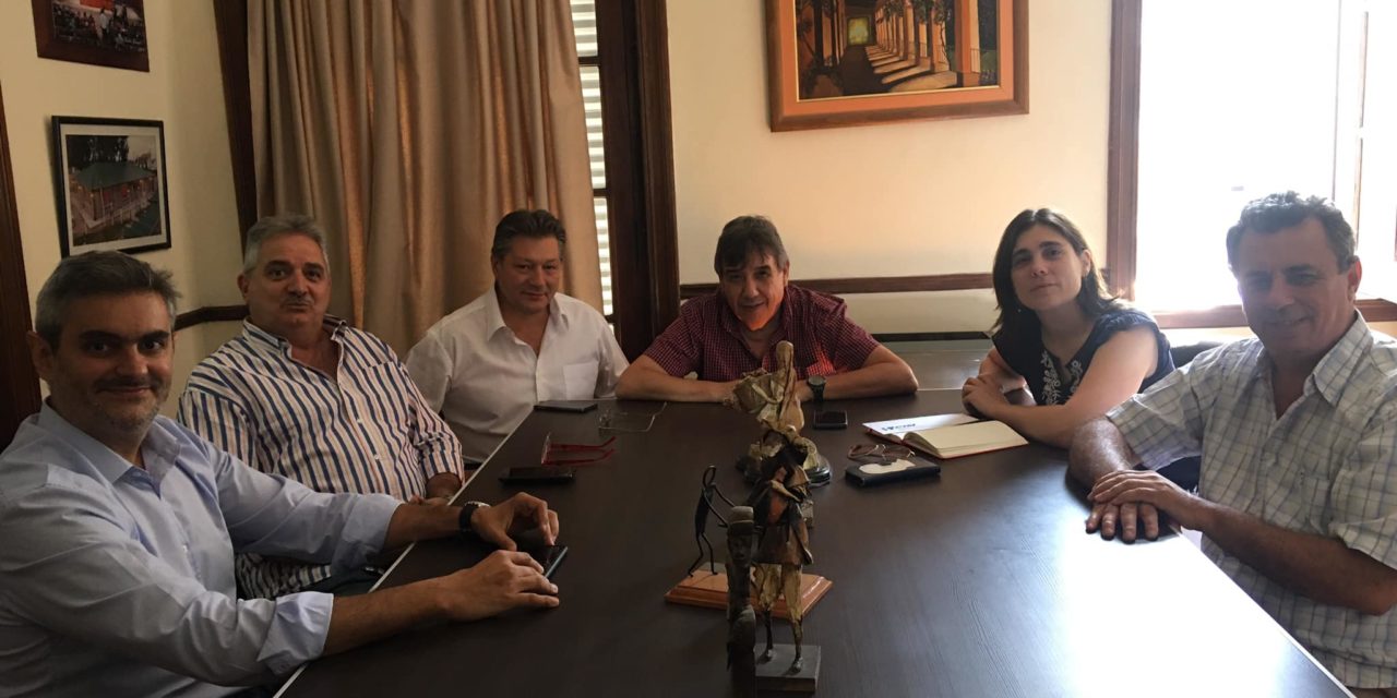 COMPAÑEROS DIRIGENTES SINDICALES MUNICIPALES DE BARILOCHE EN LA C.T.M.