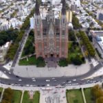 Municipales hacen compras a los adultos mayores en La Plata