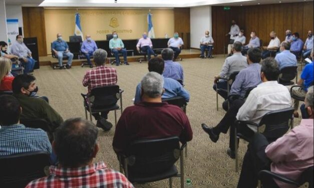 El Gobernador Insfrán extendió el bono extraordinario para los trabajadores municipales