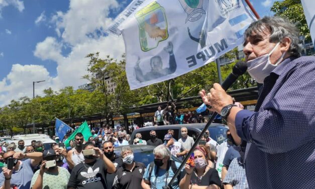 Municipales comparan las bolsas mortuorias con el muerto de la deuda