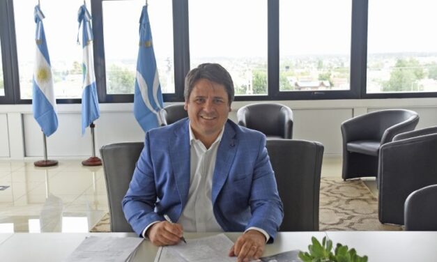Mariano Gaido protagonizó un reconocimiento a los empleados municipales