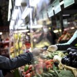 Segunda ola y restricciones: quiénes son los trabajadores esenciales