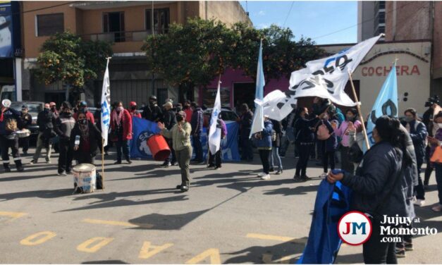 Municipales se plantaron en el Ministerio de Trabajo para exigir paritarias