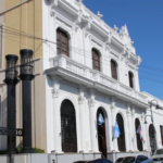 Pagan el aguinaldo y plus a los empleados municipales de Corrientes