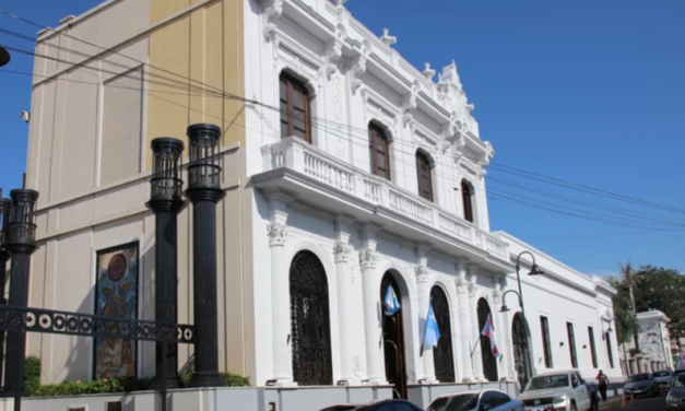 Pagan el aguinaldo y plus a los empleados municipales de Corrientes