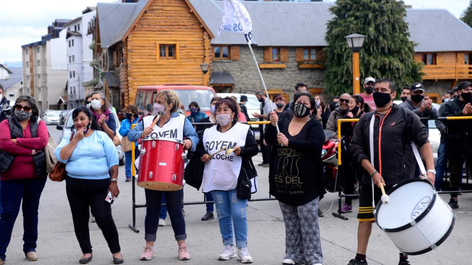 Bariloche: municipales rechazaron oferta salarial y se le plantan a Gennuso