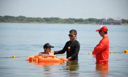 Destacan el rol de los guardavidas municipales en playas de Corrientes