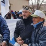 Hernán Doval junto a los trabajadores municipales en Jujuy