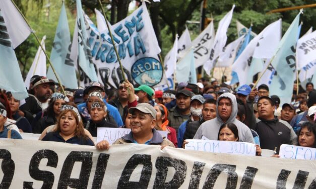Pese a la postura del gobierno jujeño, municipales exigirán el pago del bono
