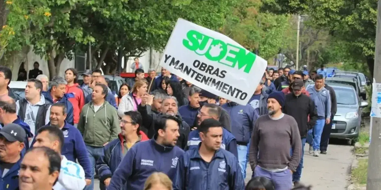 Córdoba: los municipales siguen de asamblea y se resiente la atención