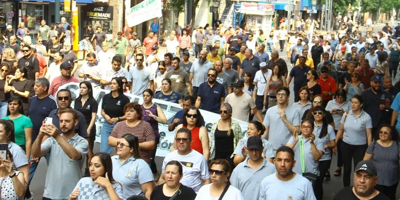 Protestas del SUOEM: movilización por el centro y concentración frente a la Municipalidad