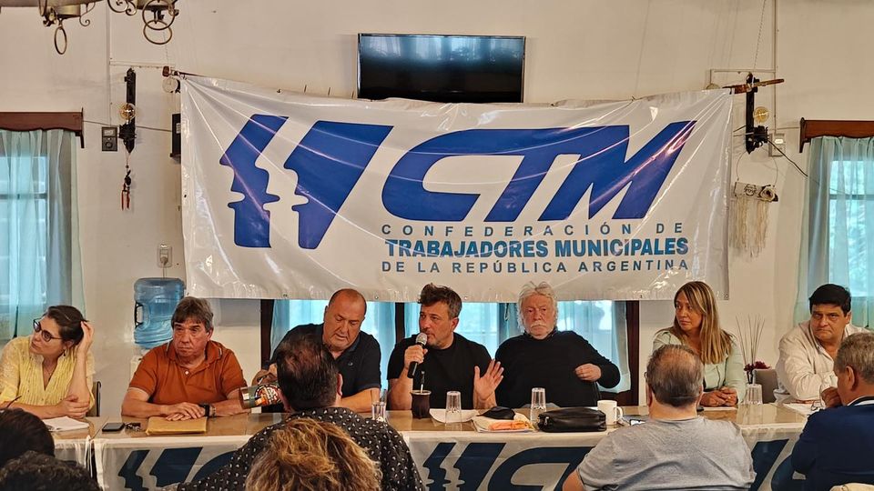 MUNICIPALES: PARO TOTAL DE ACTIVIDADES, MÁS DEL 95% DE ACATAMIENTO EN TODO EL PAÍS, SOLO GUARDIAS ESENCIALES EN CEMENTERIO Y SERVICIOS DE SALUD PÚBLICA.