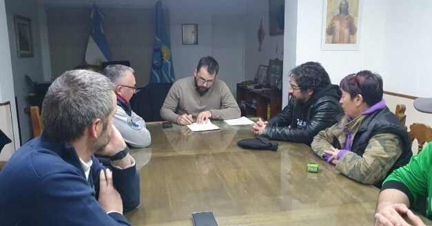 Municipales llegaron a un acuerdo salarial con el Ejecutivo y levantaron la medida de fuerza