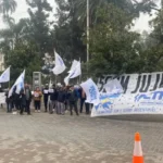 Jujuy: El gremio SEOM realizó un banderazo en reclamo de mejores salarios
