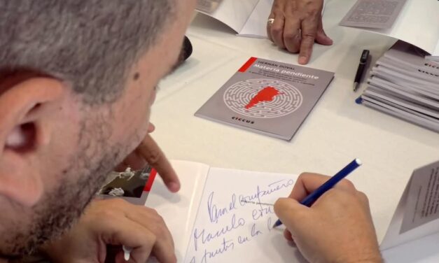 PRESENTACIÓN DEL LIBRO «MATERIA PENDIENTE» EN AZUL, PROVINCIA DE BUENOS AIRES.