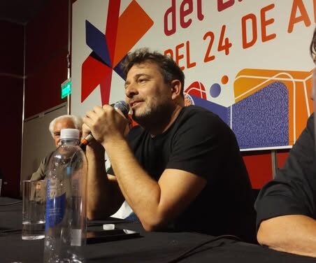 Compartimos imágenes de la presentación del libro MATERIA PENDIENTE de Hernán Doval en la Feria del Libro a sala llena.