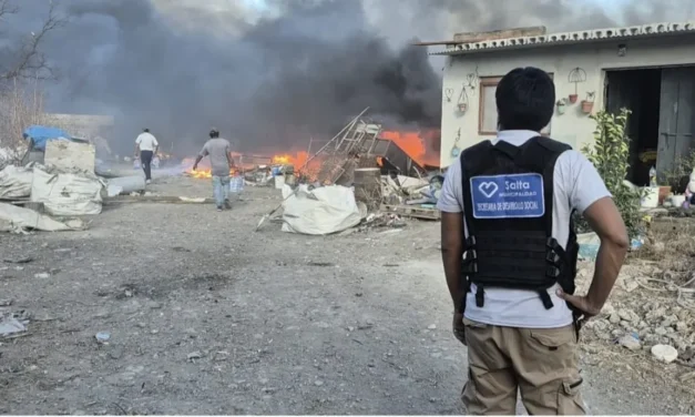 Equipos municipales trabajan contrarreloj para controlar incendios en Salta