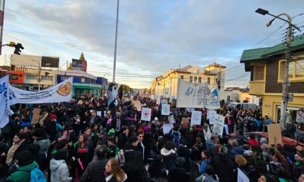 Municipales de Río Gallegos paran contra la reforma laboral