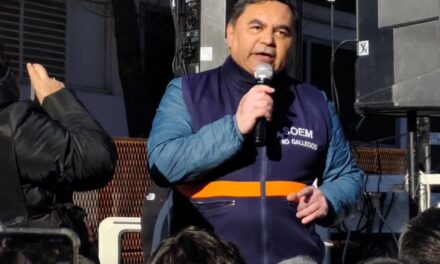 UNA MOVILIZACIÓN MASIVA EN DEFENSA DEL TRABAJO MUNICIPAL
