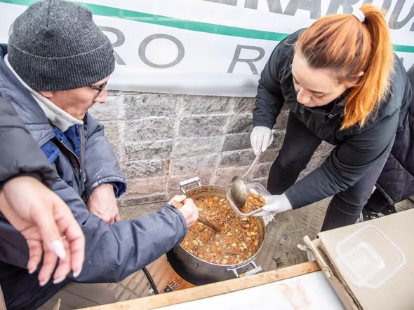 IMPORTANTE PARTICIPACIÓN EN EL PARO Y OLLA POPULAR