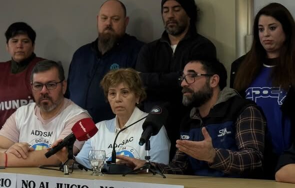 EL FRENTE SINDICAL DE SANTA CRUZ RESPALDÓ A LA DOCENTE ADRIANA MANSILLA.